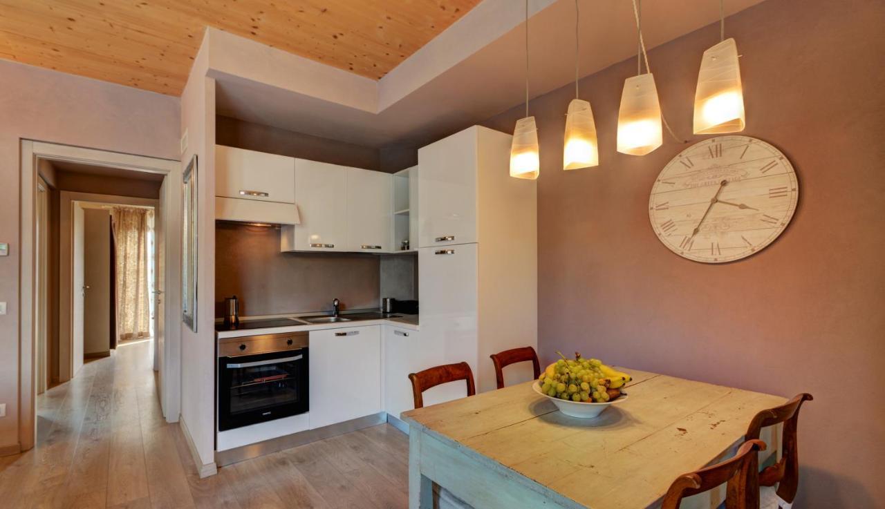 La Rosa Gialla Bio Apartments & Rooms 巴罗洛 外观 照片