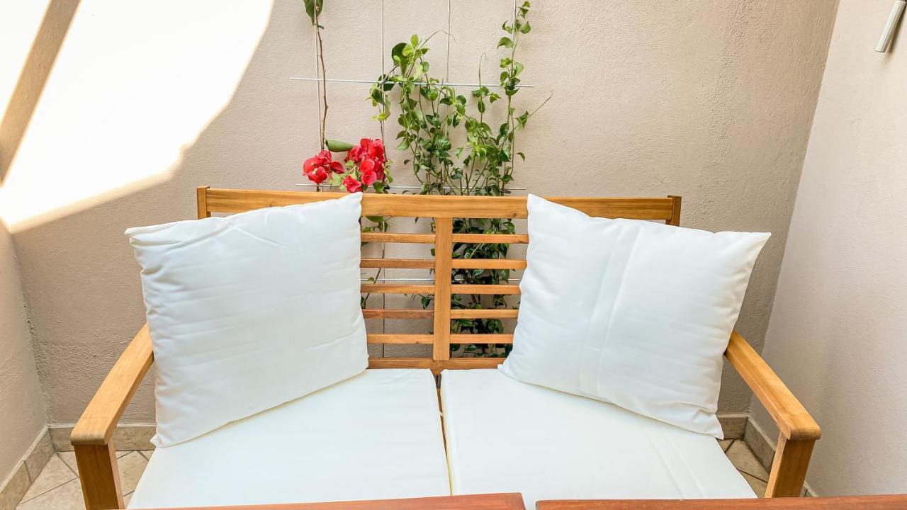 La Rosa Gialla Bio Apartments & Rooms 巴罗洛 外观 照片