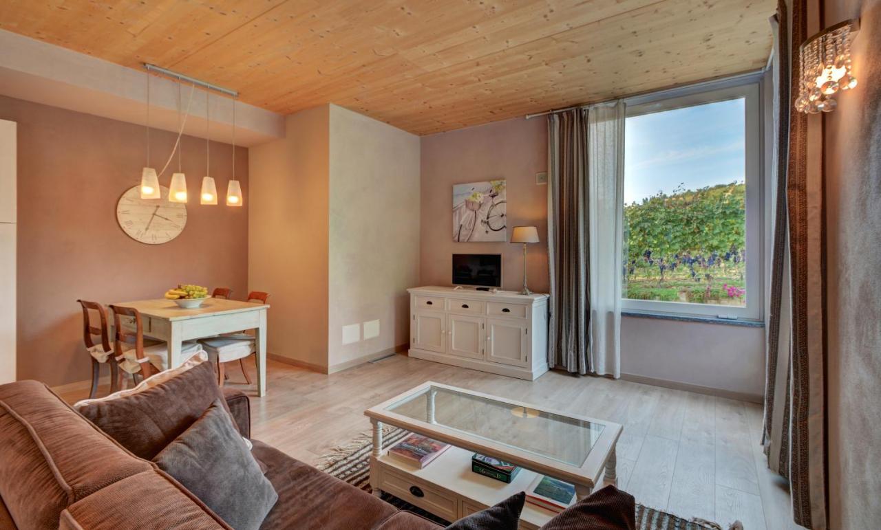 La Rosa Gialla Bio Apartments & Rooms 巴罗洛 外观 照片