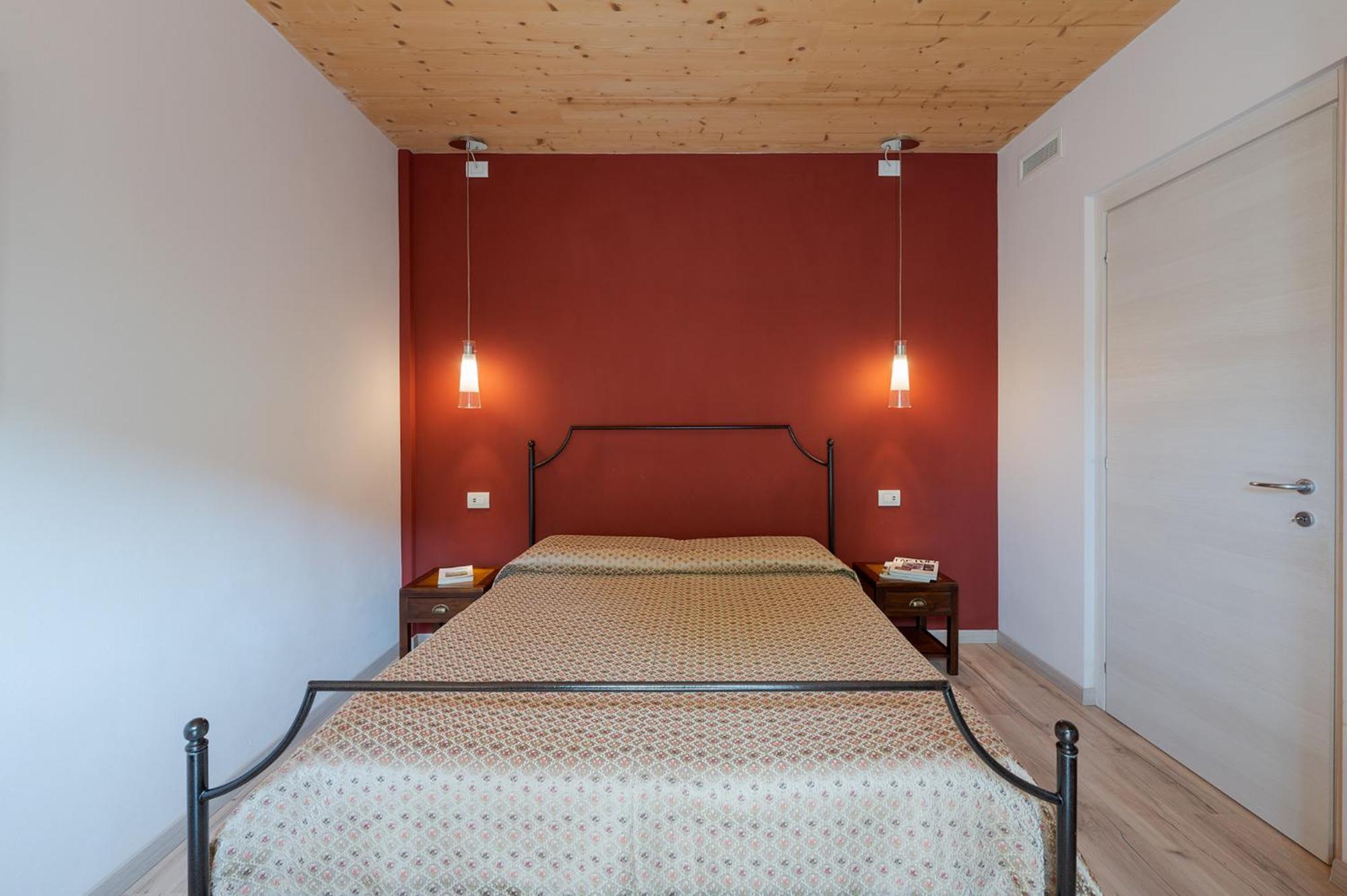 La Rosa Gialla Bio Apartments & Rooms 巴罗洛 外观 照片
