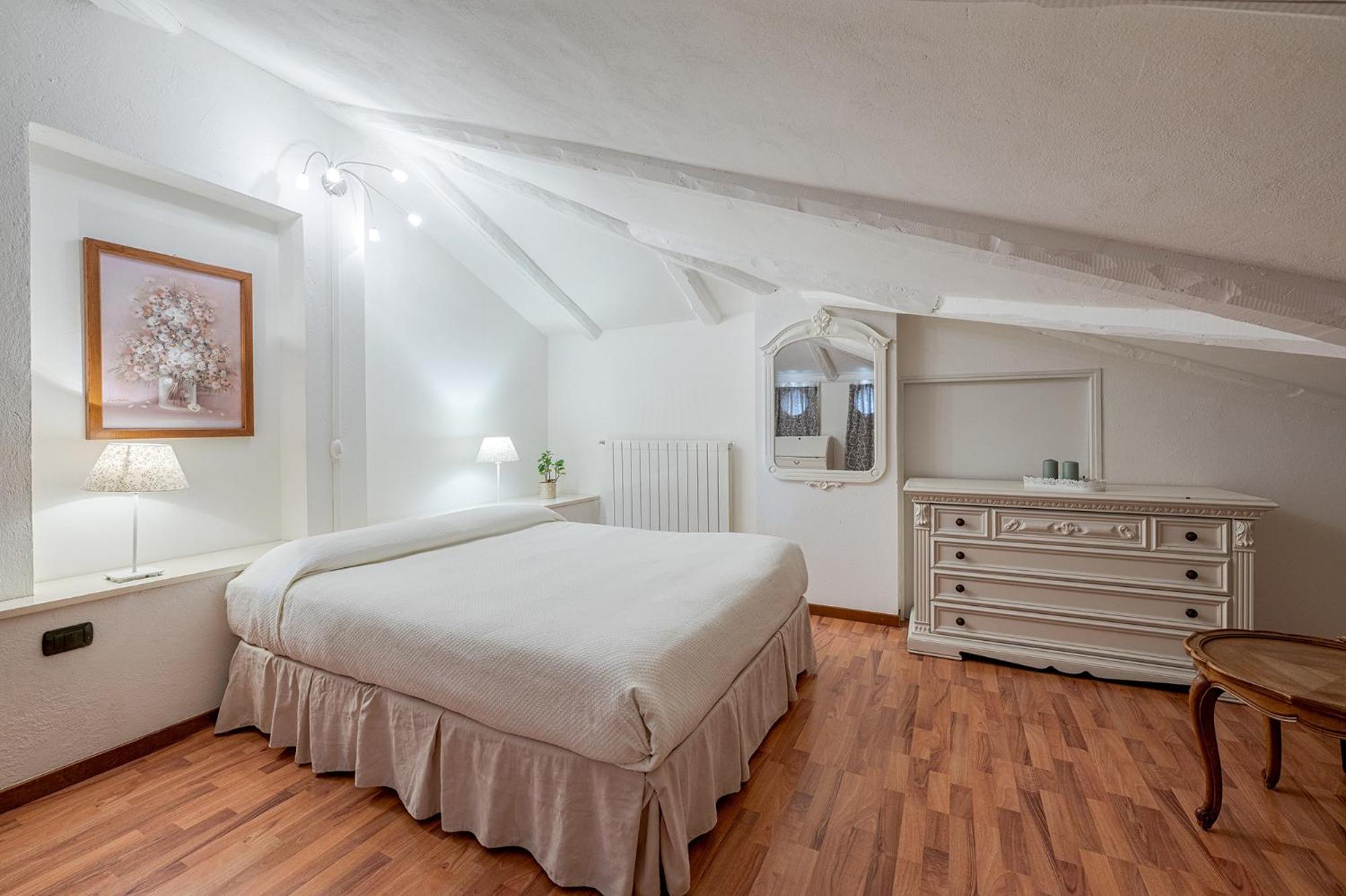 La Rosa Gialla Bio Apartments & Rooms 巴罗洛 外观 照片