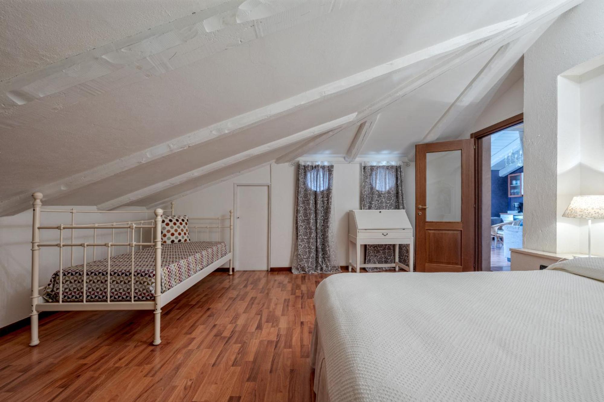 La Rosa Gialla Bio Apartments & Rooms 巴罗洛 外观 照片